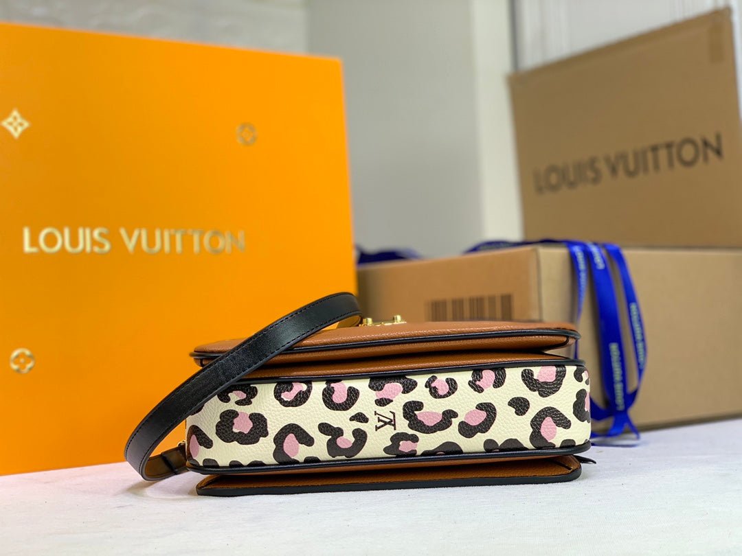 Louis Vuitton Pochette M?tis Monogram