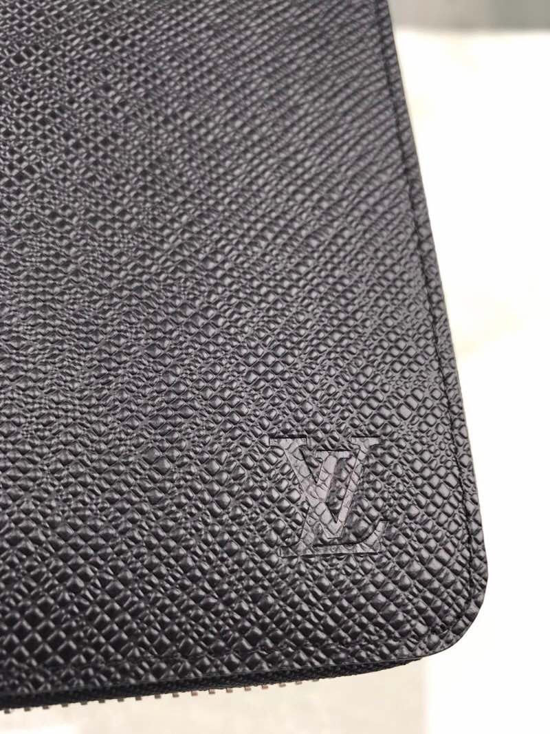 Louis Vuitton Zippy Vertical Wallet 20cm