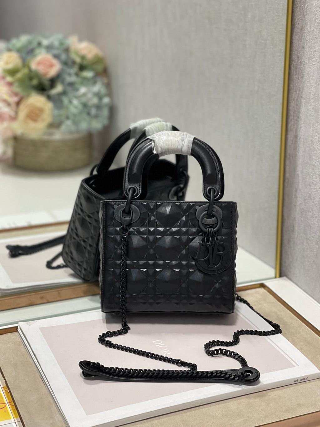 Christian Dior Lady Dior Bag Black Metal Hardware 17cm Black
