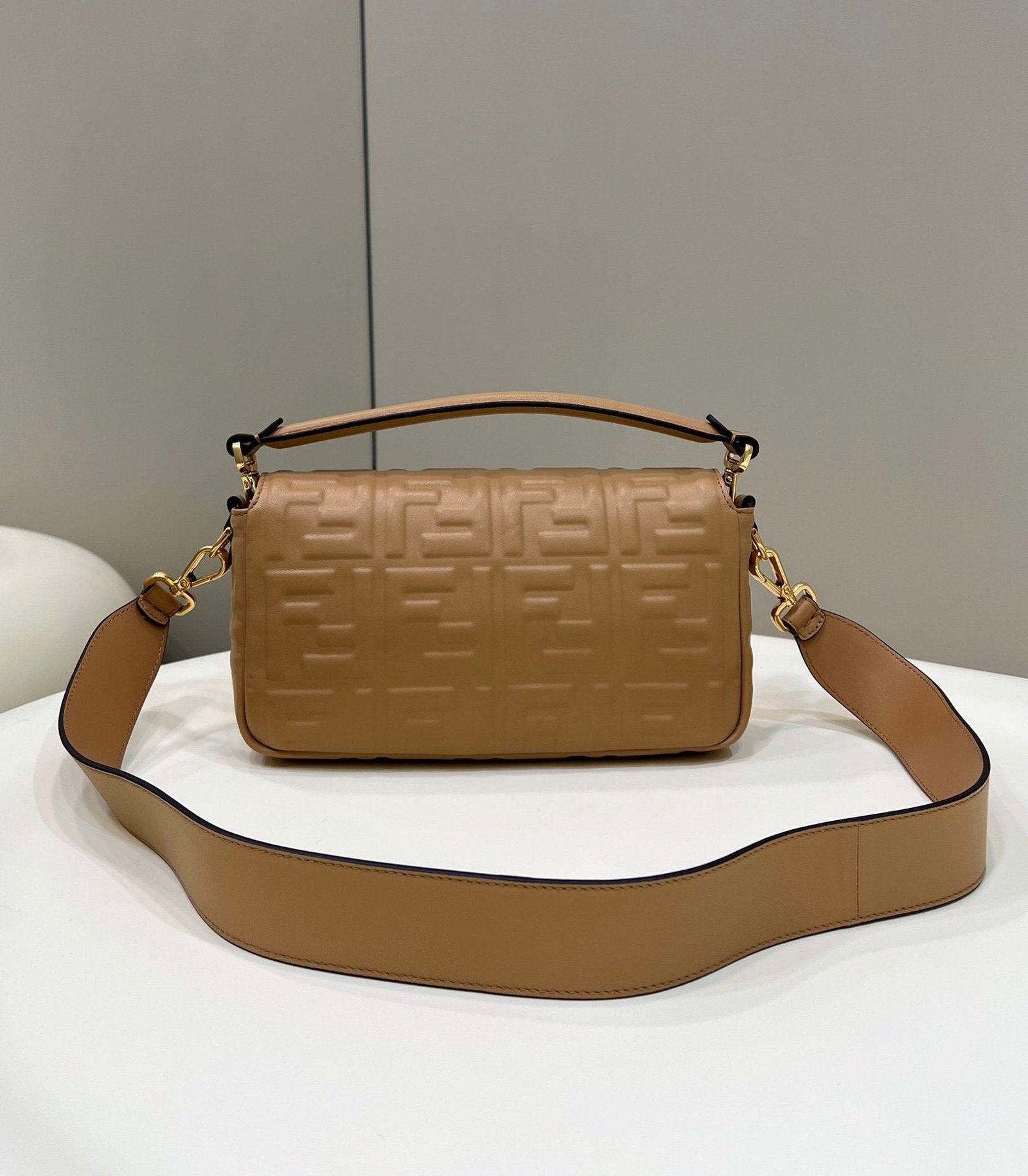 Fendi Baguette Midi 27cm Brown