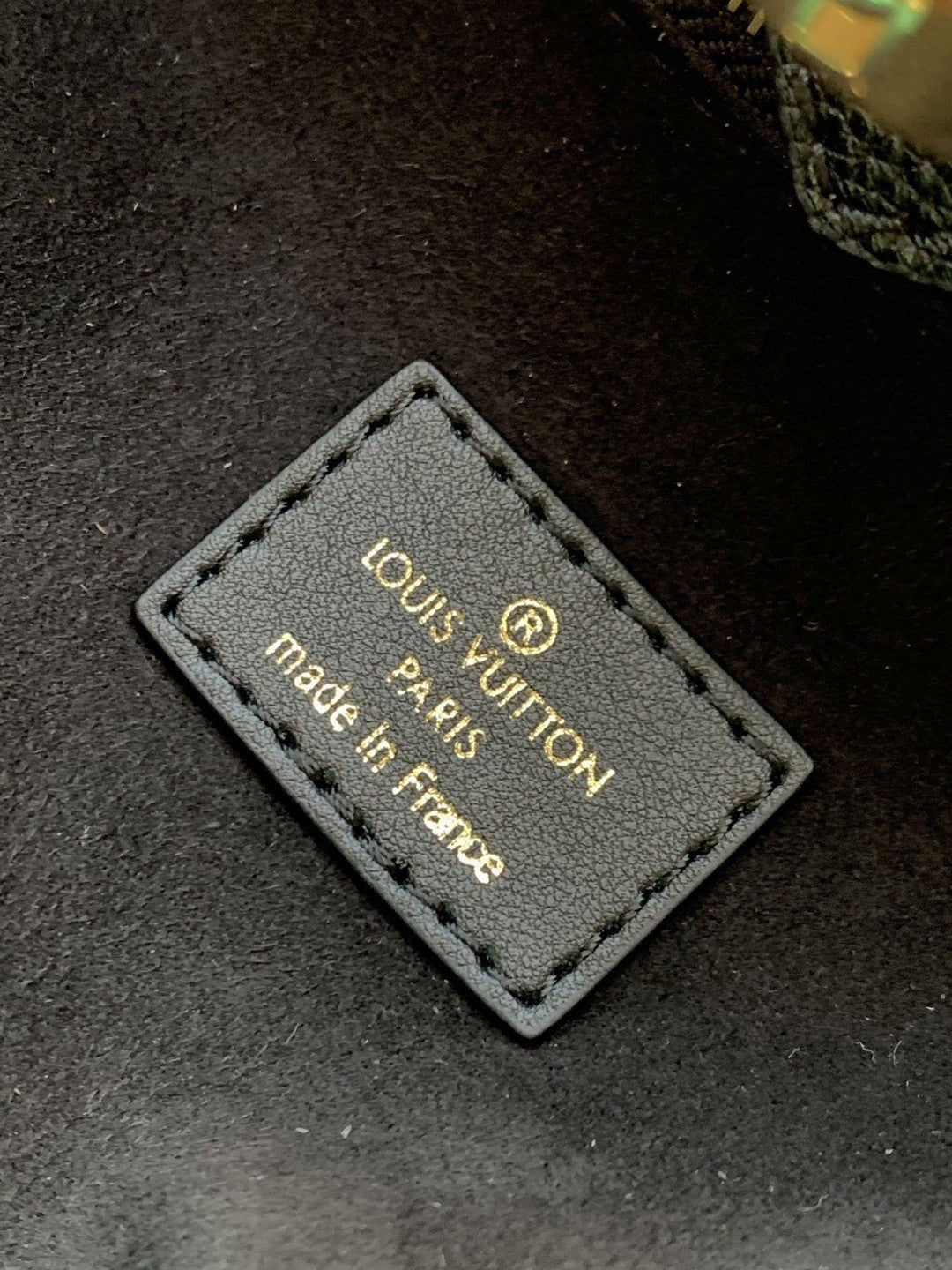 Louis Vuitton M57728 On My Side PM 30cm Black