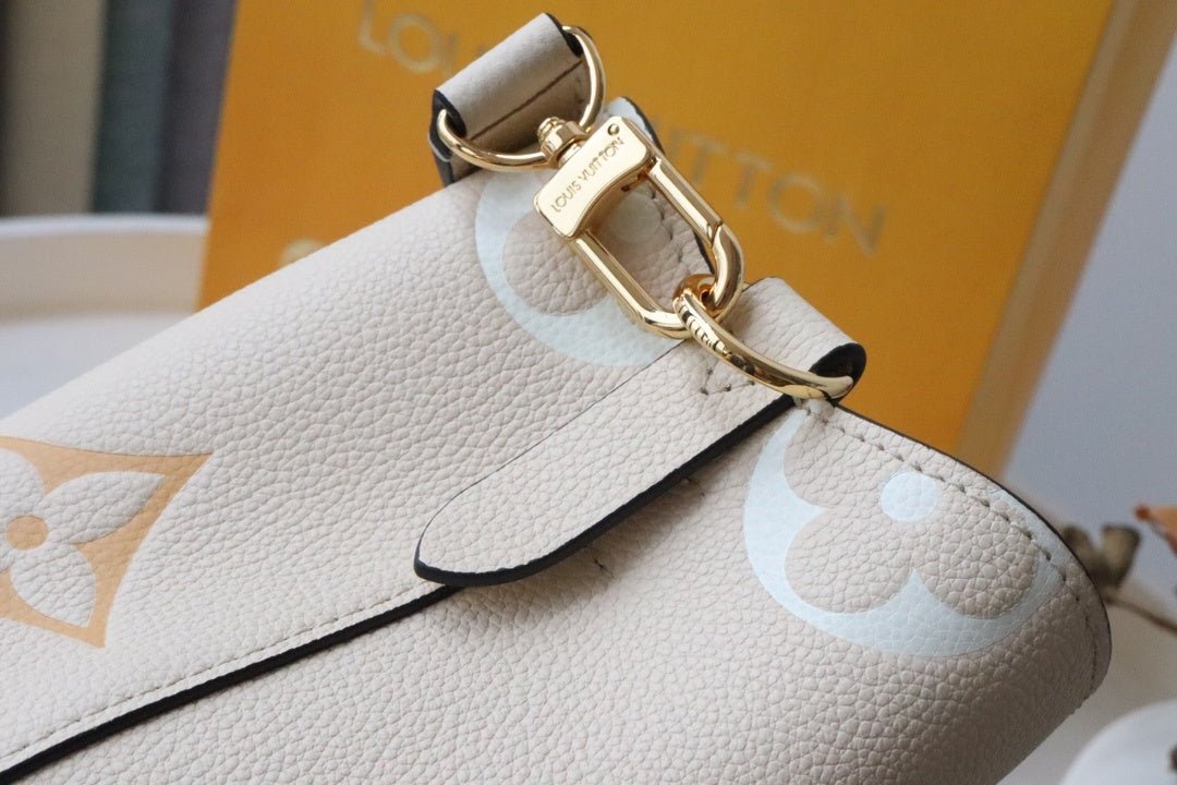 Louis Vuitton NoNo BB 20cm Cream