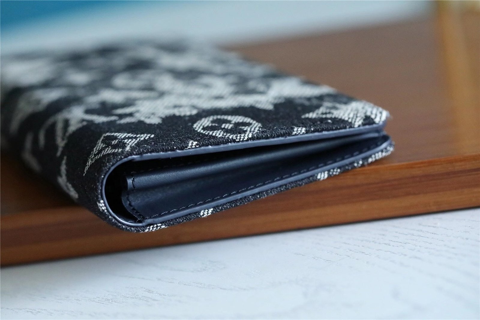Louis Vuitton Brazza Wallet 19cm