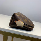 Louis Vuitton Cosmetic Pouch 19cm Brown