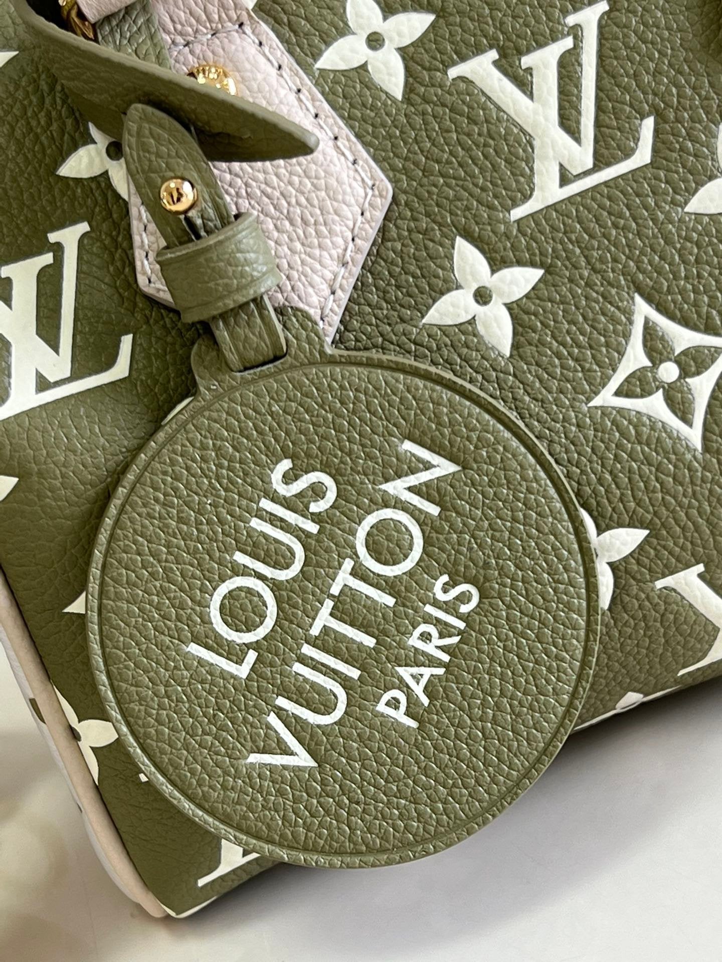 Louis Vuitton Speedy Bandoulière 20