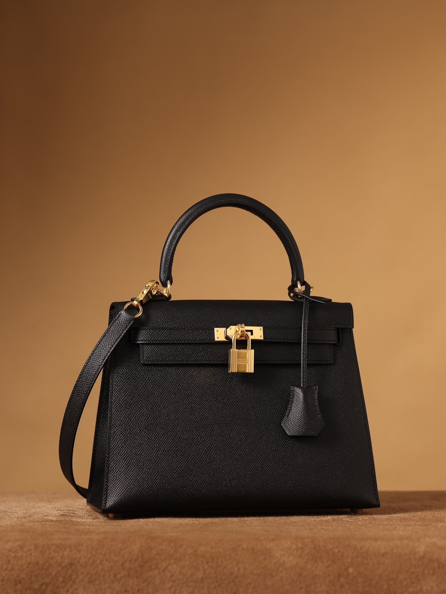 Hermes Kelly Epsom Gold Tone Lock Bag Black For Women 9,8in/25cm