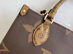 Louis Vuitton On The Go MM 25 cm, Brown