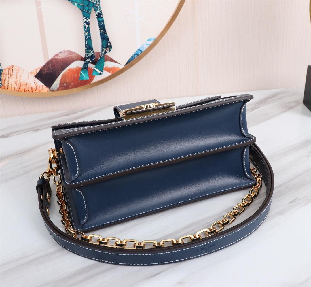 Louis Vuitton M57211 Dauphine MM 25cm