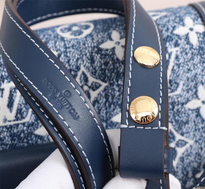 Louis Vuitton M57211 Dauphine MM 25cm
